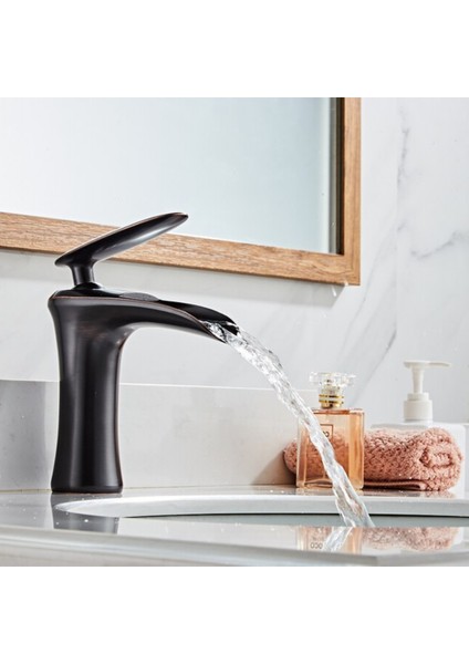 Siyah Şelale Lavabo Bataryası