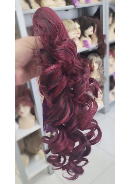 Canlı Kızıl Dalgalı Model Sentetik Postiş