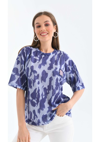 Kadın Mor Baskılı ve Dokuma Etiketli Geniş Kesim Bisiklet Yaka T-Shirt