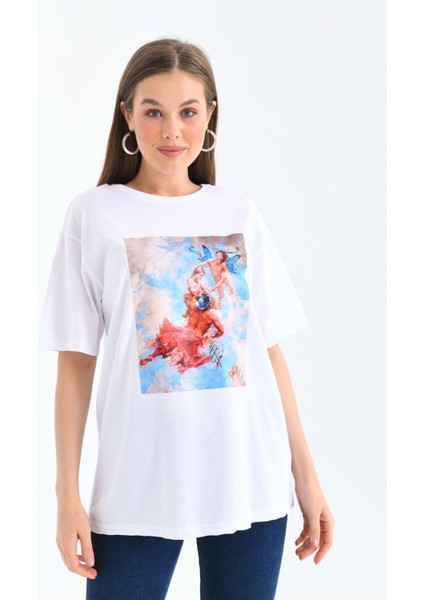 Kadın Beyaz Önü Transfer Baskılı Boyfriend Kalıp %100 Pamuk Örme T-Shirt