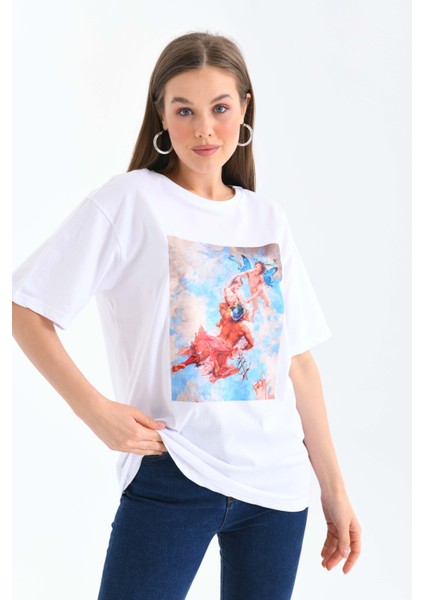 Kadın Beyaz Önü Transfer Baskılı Boyfriend Kalıp %100 Pamuk Örme T-Shirt