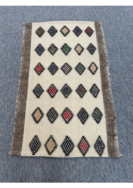 El Dokuma Baklava Dilimli Dekoratif Pamuk Yün Kilim 66 x 107 cm