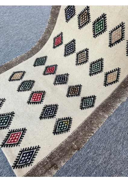 El Dokuma Baklava Dilimli Dekoratif Pamuk Yün Kilim 66 x 107 cm