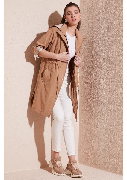 Regular Fit Çıkarılabilir Kapüşonlu Ince Mevsimlik Mont Bayan Mont 497SEZEN modelleri