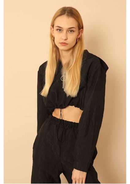 Jakar Kumaş Kapüşonlu Soğan Desen Kadın Crop Sweat-Siyah fırsatları