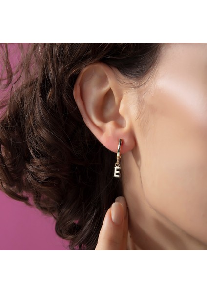 Kişiye Özel Taşsız Harf Halka Küpe Beyaz modelleri