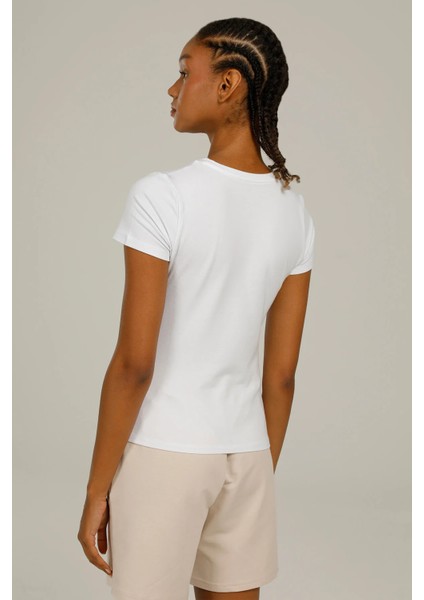V Yaka Regular Fit Beyaz Kadın T-Shirt 2SCT1323FX fiyatları