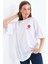 Kadın Beyaz Sırtı Kırmızı Baskılı Oversize Bisiklet Yaka Örme T-Shirt 2