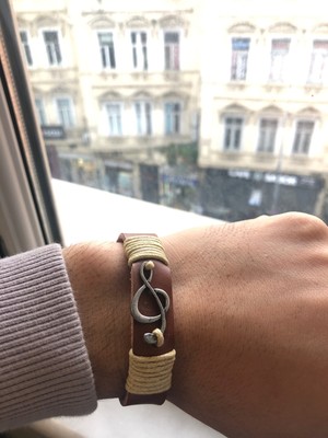 Herşey Nota Sol Anahtar Deri Bileklik