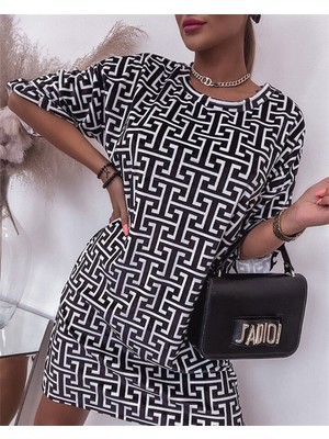 Sizdeo Kadın Kısa Kollu Kayık Yaka Kol Ucu Fırfır Detay Geometrik Desenli Dalgıç Elbise