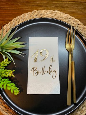 Kidspartim Gold Yaldızlı Beyaz On Dokuz Yaş Bırthday Garson Katlama Peçete 16 Lı