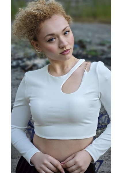 Zincir Detaylı Crop Bluz