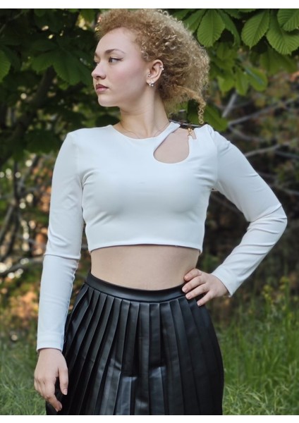 Zincir Detaylı Crop Bluz indirimleri