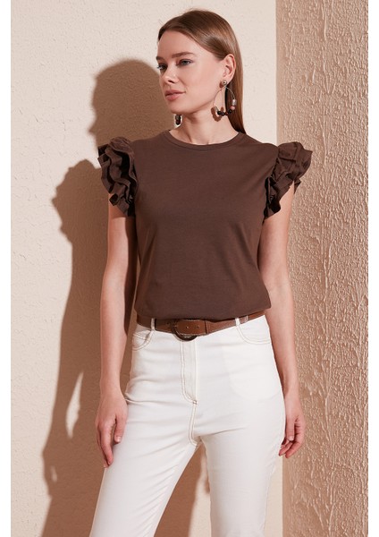 Pamuklu Kolları Fırfırlı Slim Fit Bisiklet Yaka T Shirt Bayan T Shirt 5864500 fiyatları