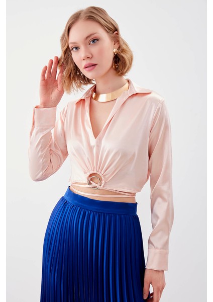 Bel Kısmı Detaylı Crop Saten Bluz fırsatları