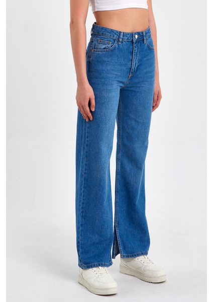 Kadın Paça Yırtmaçlı Jean Pantolon RD23YB023620 modelleri