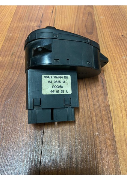 Ford Focus 98-05 Far Açma Anahtarı Düğmesi Sissiz 98AG 13A024 Bh fiyatları