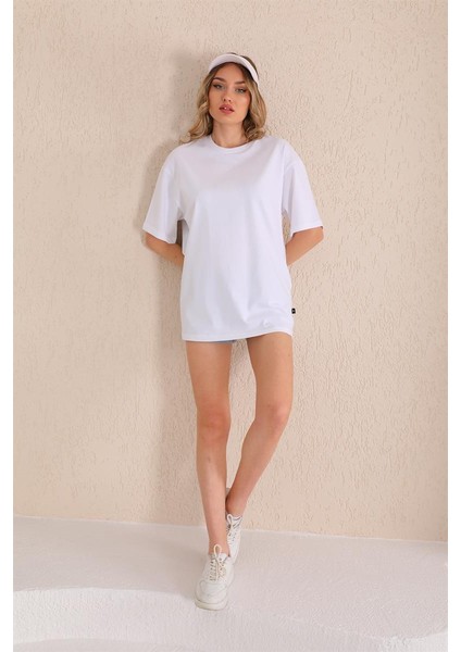 Beyaz Bisiklet Yaka Kadın Oversize T-Shirt MW5784