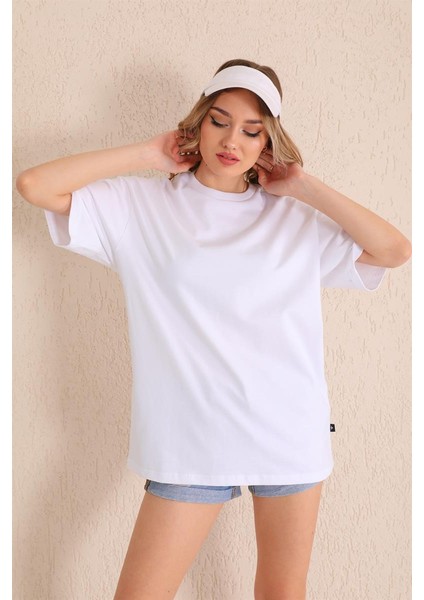 Beyaz Bisiklet Yaka Kadın Oversize T-Shirt MW5784