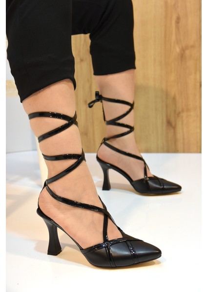 (Kırcalı) Burnu Kapalı Bileğe Dolamalı Topuklu Kadın Ayakkabı Siyah