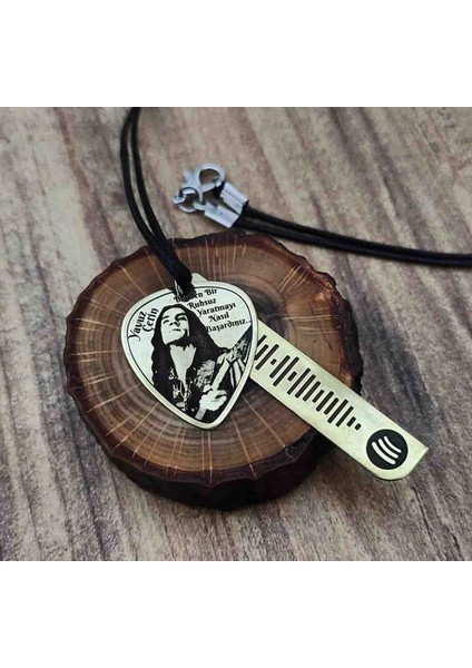 Yavuz Çetin Pena ve Spotify Kolye Set.