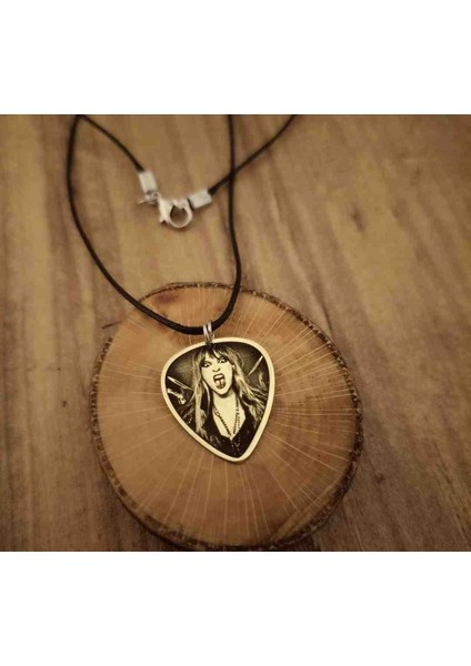 Máneskin Victoria De Angelis Pena Kolye