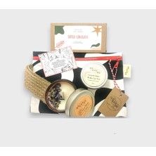 Guruyemiş Box Anneler Günü Bir Dolu Hediye Çantası (Clutch El Çantası -Dekoratif Kokulu Soya Mumu-Wake Up Tea  Gurme Bitki Çayı-El Yapımı Sütlü Çikolata)