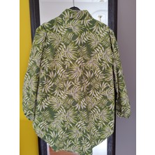 Deseo Boutique Kadın Yeşil Renk Yaprak Desenli Önü Kısa, Arkası Uzun Rahat ve Şık Gömlek
