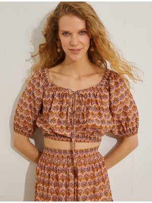 Koton Crop Bluz Etnik Baskılı Lastik Detaylı