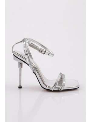 DGN 1273 Kadın Bilekten Bağlama Topuklu Ayakkabı