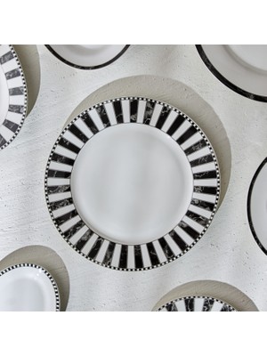 Karaca Damalı Porselen Servis Tabağı 27 cm