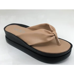 Dolgu Topuk Kadın Parmak Arası Terlik Yaz Sezonu İçin Konforlu ve Şık Tasarım