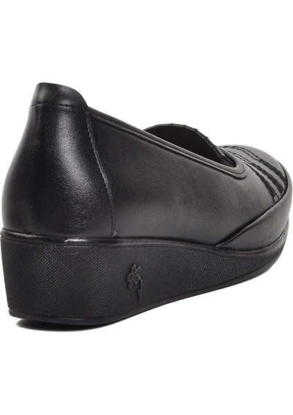 176 Siyah Deri Kadın Günlük Ayakkabı fırsatları