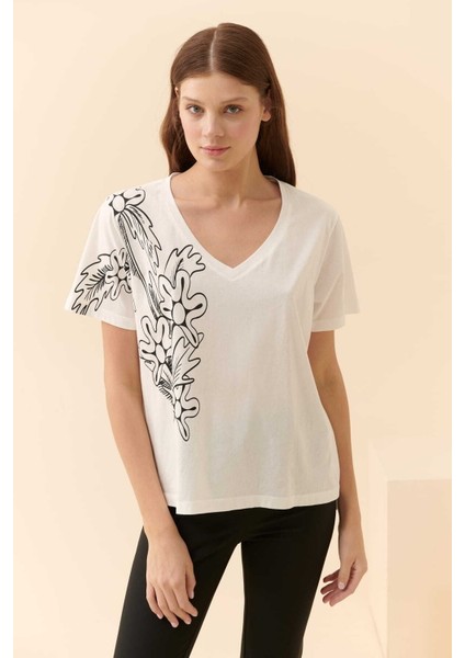 Y23 54110 T-Shirt Beyaz Y2354110_002 modelleri
