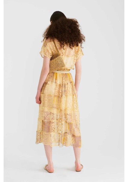 Düğmeli V Yakalı Kadın Gömlek Bej Y2213519_024 fiyatları