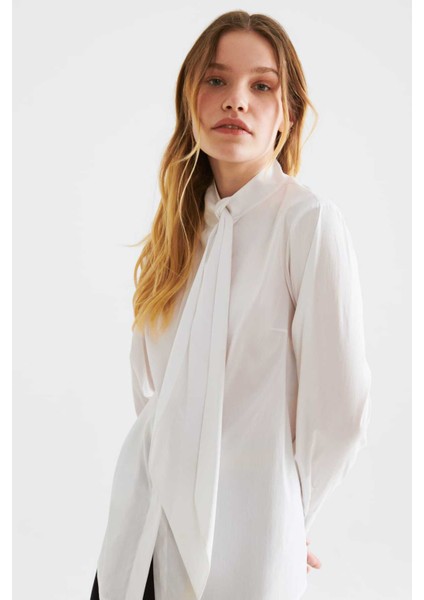 Yaka Detaylı Gömlek Beyaz Y2233504_002 modelleri