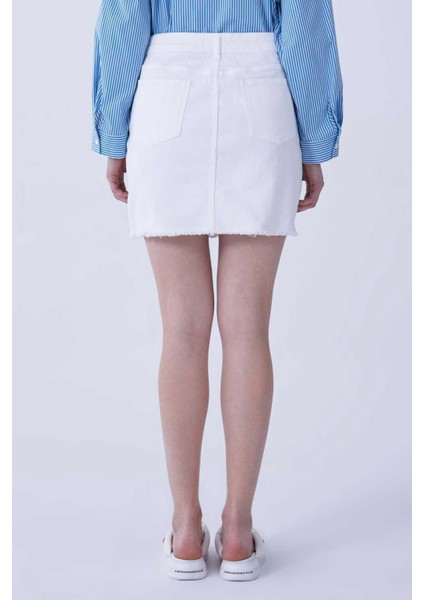 Cep Detaylı Önü Düğmeli Beyaz Denim Mini Etek Beyaz Y2153902_002 fiyatları