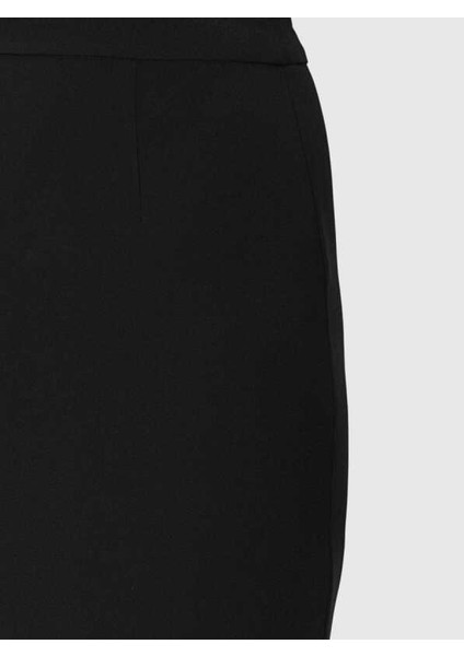 Yırtmaç Detaylı Diz Üstü Kalem Etek Siyah K1815089_001 fırsatları