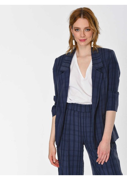 Crep Detaylı Kareli Kadın Ceket Lacivert Y1916005_015