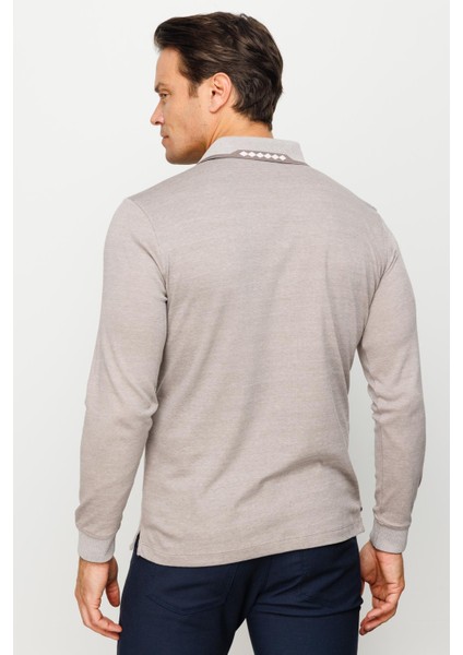 Erkek Polo Yaka Kare Desenli Uzun Kollu Sweatshirt Bej fırsatları