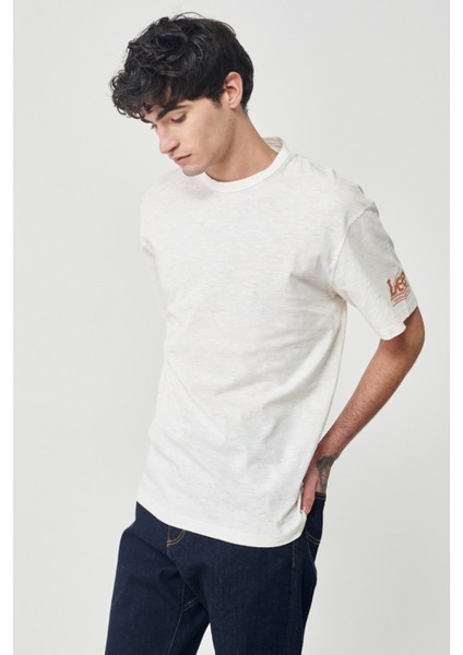Lee Erkek Beyaz Bisiklet Yaka Tişört fiyatları