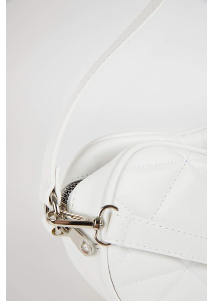 Kadın Kalp Görünümlü Suni Deri El Çantası A8693AXNS fırsatları