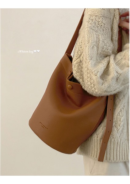 Büyük Kapasiteli Kadın Koltuk Altı Çantası (Yurt Dışından) fiyatları