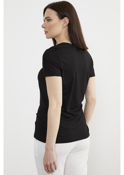 V Yaka Dökümlü Basic Tişört - Siyah fırsatları