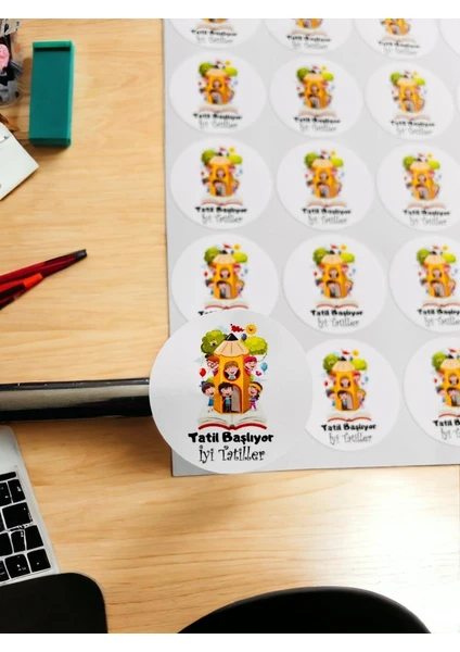 Tuğset Etiket Tatil Başlıyor Iyi Tatiller Yazılı Sticker Etiket  - Karne Mezuniyet Hediyesi Etiketi 35 Adet