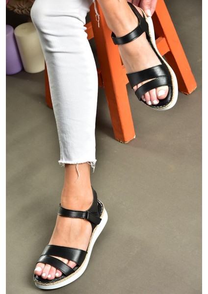 P540061903 Siyah Hakiki Deri Kadın Sandalet