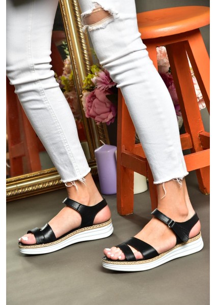 P540061903 Siyah Hakiki Deri Kadın Sandalet fırsatları