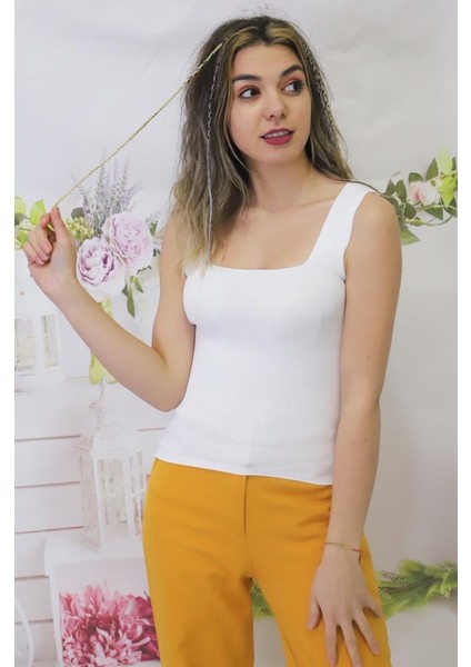 Kadın Beyaz Kare Yaka Triko Atlet Bluz Crop Standart Beden