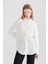 Yakası Büzgülü Kadın Gömlek Kemik K2313585_019 2