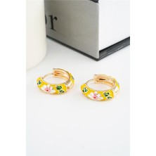 By Zeyna Aksesuar  Kadın Özel Seri Mineli Çiçek Motifli Kararmaz 2 cm Halka Küpe Seti